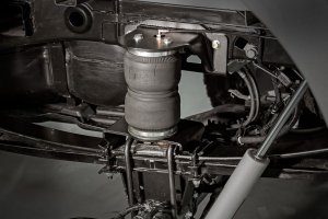 Ford F-150 Air Spring Kit - Rear - Rough Country - w/compressor | Wireless Controller | 0-6 Ford F-150 Air Spring Kit - Rear - Rough Country - w/compressor | Wireless Controller | 0-6